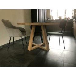 Nieuwe moderne ronde eettafel massief eiken 123 cm