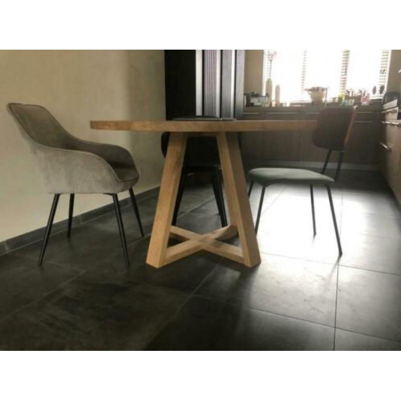 Nieuwe moderne ronde eettafel massief eiken 123 cm