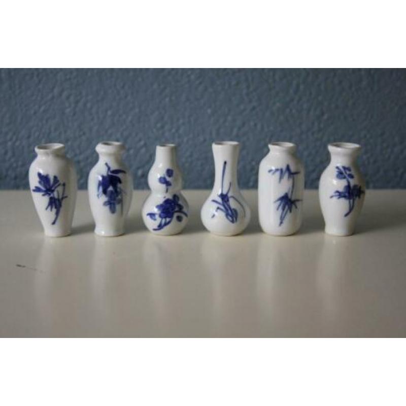 Chinese porseleinen miniatuur vaasjes (6x)