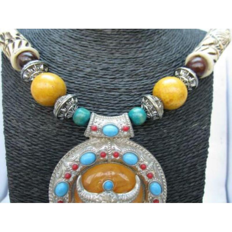 Vintage Tibetaanse ketting, Tibetaans zilver met tibet amber