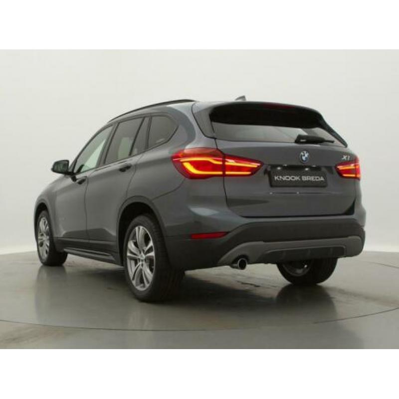 BMW X1 1.8i sDrive Sport Line | Panoramadak | LED (bj 2016)
