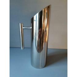 Waterkan, Rvs Inhoud: 1 liter Hoog: 29 cm Doorsnede: 9 cm