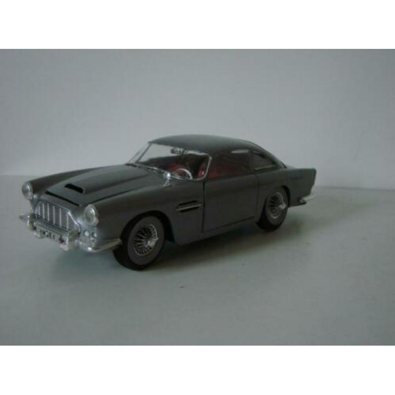 Monogram Astin Martin DB4 gebouwde plastic modelkit