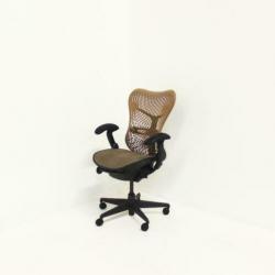 Herman Miller Bureaustoelen, Type Mirra, Licht bruin/beige