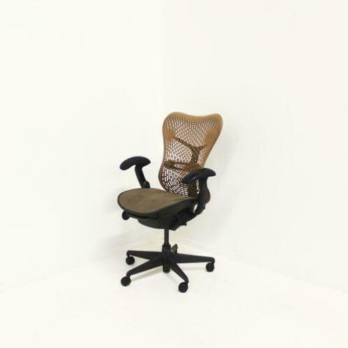 Herman Miller Bureaustoelen, Type Mirra, Licht bruin/beige