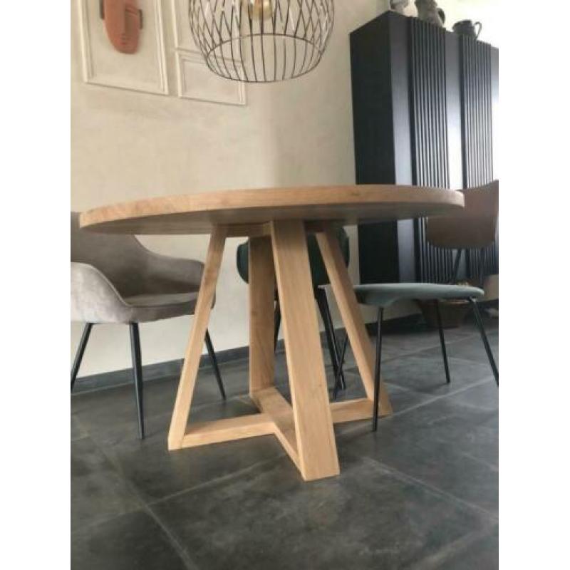 Nieuwe moderne ronde eettafel massief eiken 123 cm
