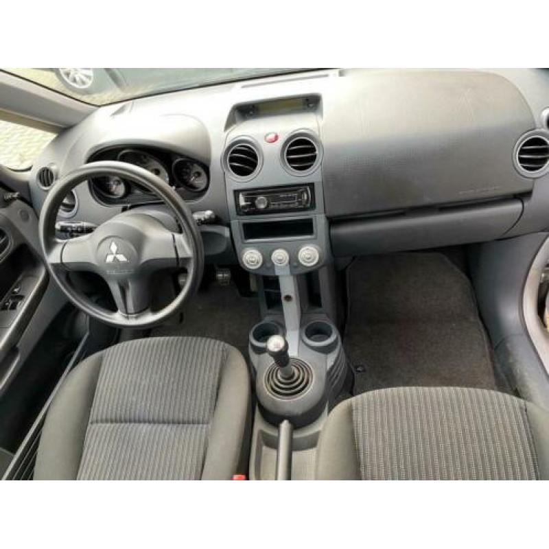 Mitsubishi Colt 1.1 Incharge / Airco / NAP / Nieuwe apk