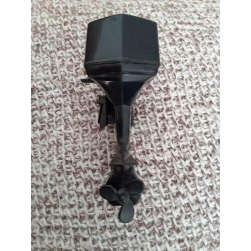 Playwell 2000 buitenboordmotor 13x7,5cm modelbouw
