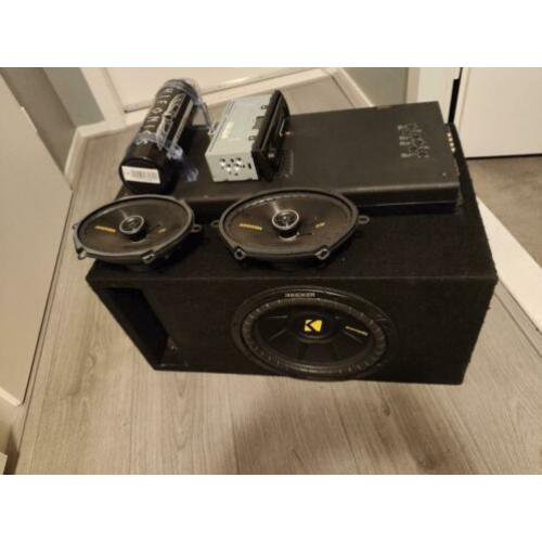 Superdikke complete audio installatie van Kicker