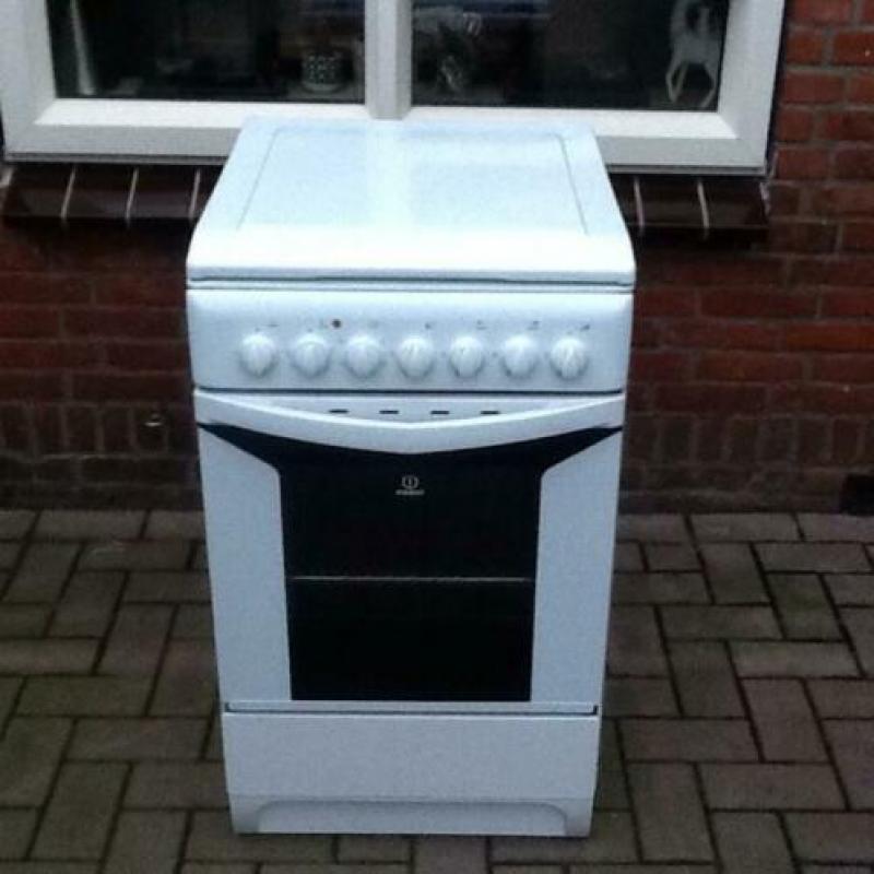 Goedwerkend gasfornuis met electrische oven merk indesit