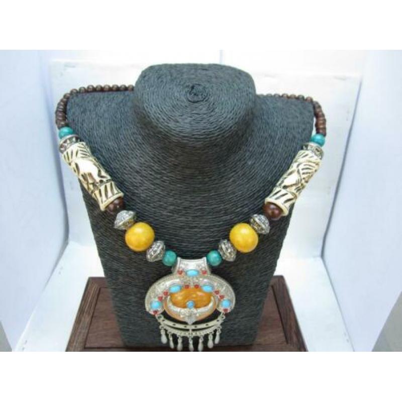 Vintage Tibetaanse ketting, Tibetaans zilver met tibet amber