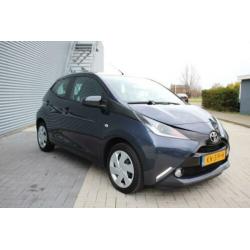 Toyota Aygo 1.0 VVT-i x-play 5-deurs AC/CAMERA (bj 2016)