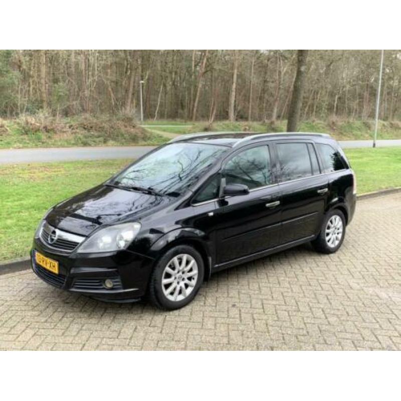 Opel Zafira 2.2 Cosmo 7 zitter/Airco/Half-leder/Trekhaak/Cru