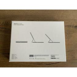 11” iPad Pro smart folio keyboard