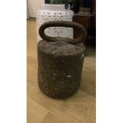 Antiek ijzeren gewicht 25 kg