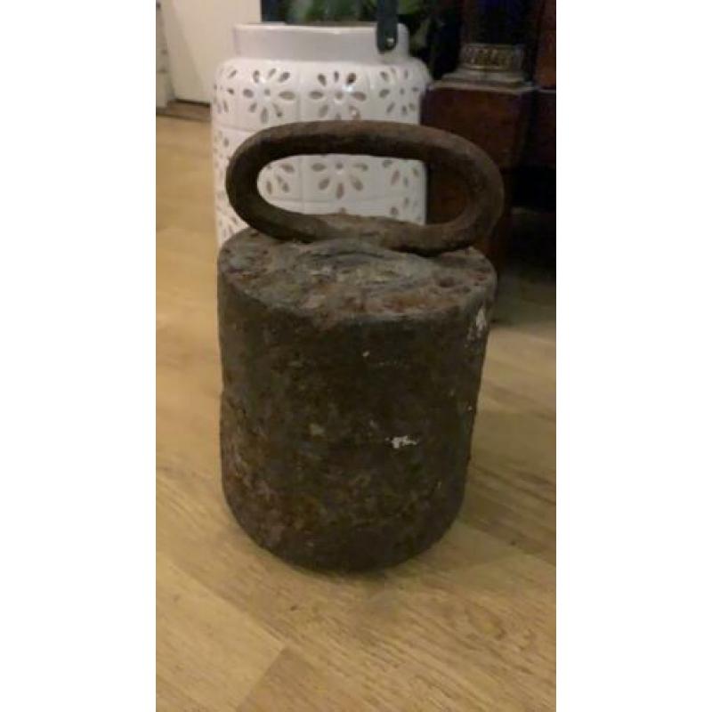 Antiek ijzeren gewicht 25 kg
