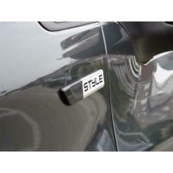 Peugeot 208 1.2 e-VTi Style AUTOMAAT met Navigatie