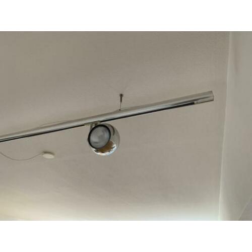 Design spots, doorsnede ongeveer 30 cm per lamp, 3 m. Lang