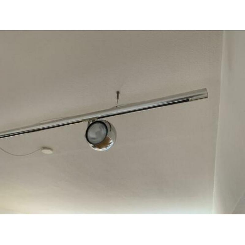 Design spots, doorsnede ongeveer 30 cm per lamp, 3 m. Lang