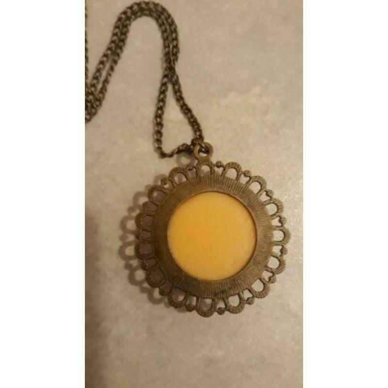 Mooie hanger aan ketting