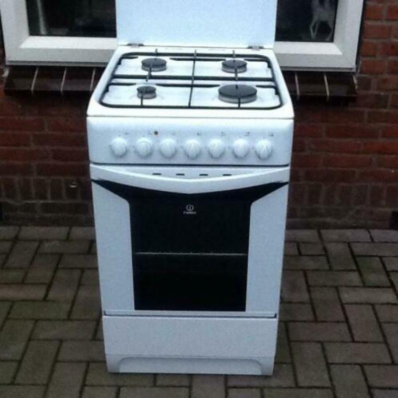 Goedwerkend gasfornuis met electrische oven merk indesit