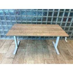 Nieuw , Zit/Sta , Slingerbureau, wit onderstel , 120 cm hoog