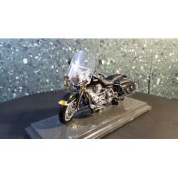 Harley Davidson Road king Classic 2001 1:18 Maisto