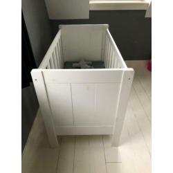 Stoere Timzowood Ledikant Joep wit met matras