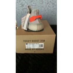 Yeezy boost 350 V2 Tail light