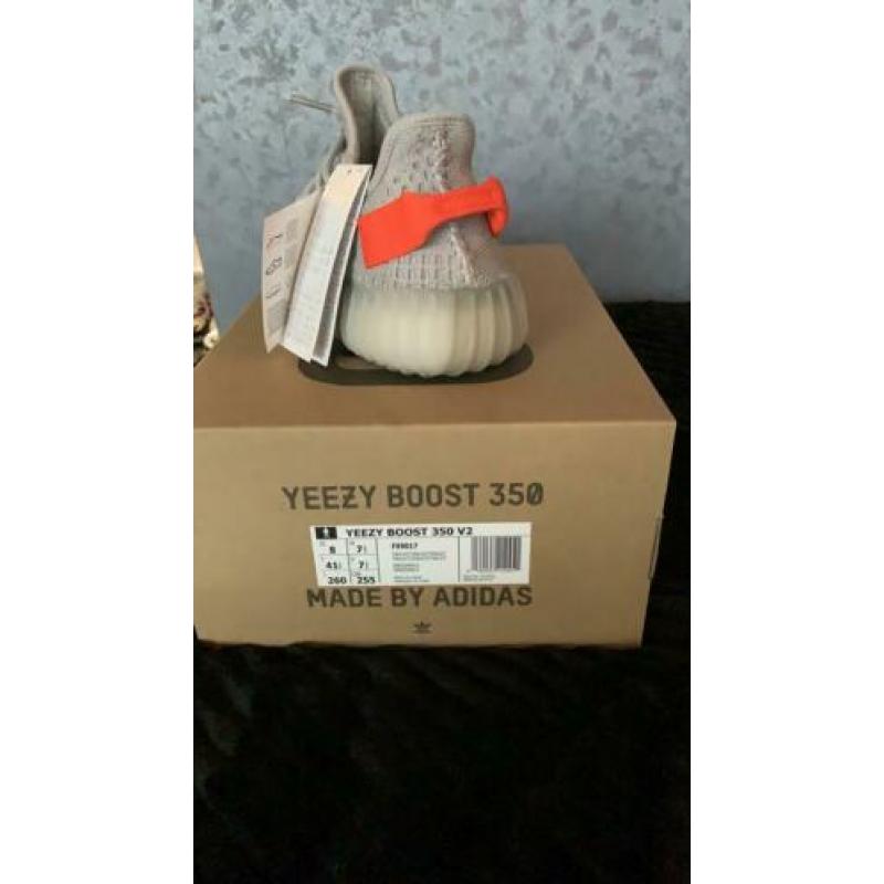 Yeezy boost 350 V2 Tail light