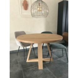 Nieuwe moderne ronde eettafel massief eiken 123 cm