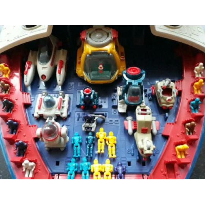 vintage ruimteschip robot Bluebird Manta jaren 80 speelgoed
