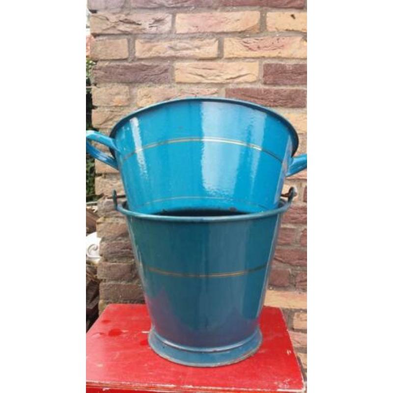 Blauw emaille teil met gouden rand brocante