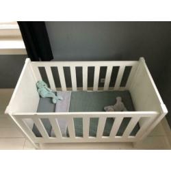Stoere Timzowood Ledikant Joep wit met matras