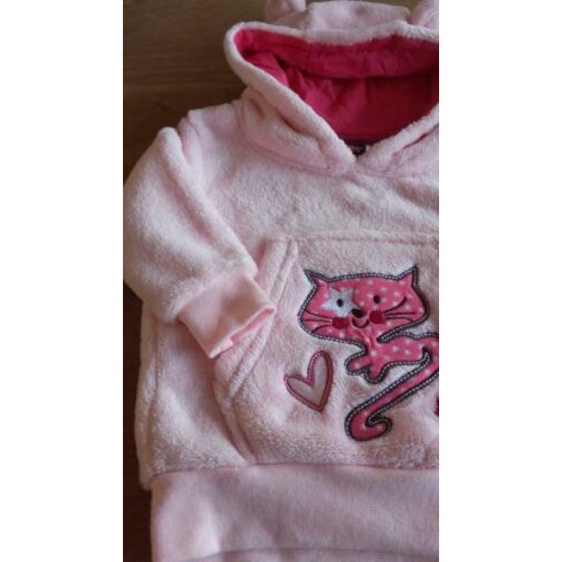 zachte roze trui mt 62-68 met capuchon