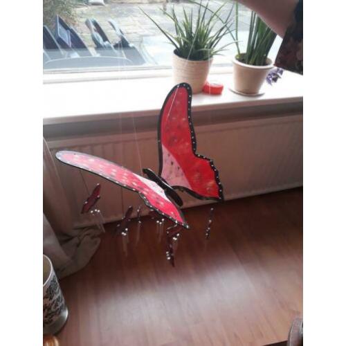 Houten vlinder mobiel, rood met zwart hangdecoratie
