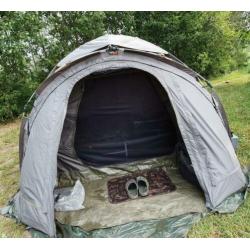 2 men Fox Continental easy Dome