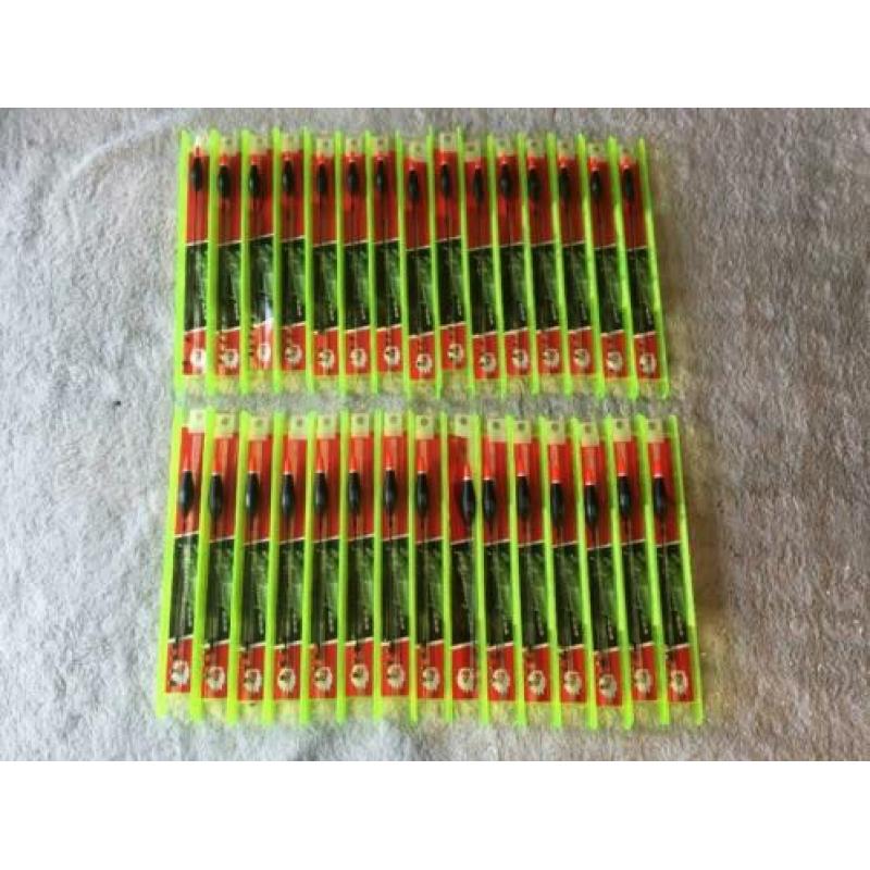 adv 373 / NIEUW mixset 30 complete vistuigjes LION