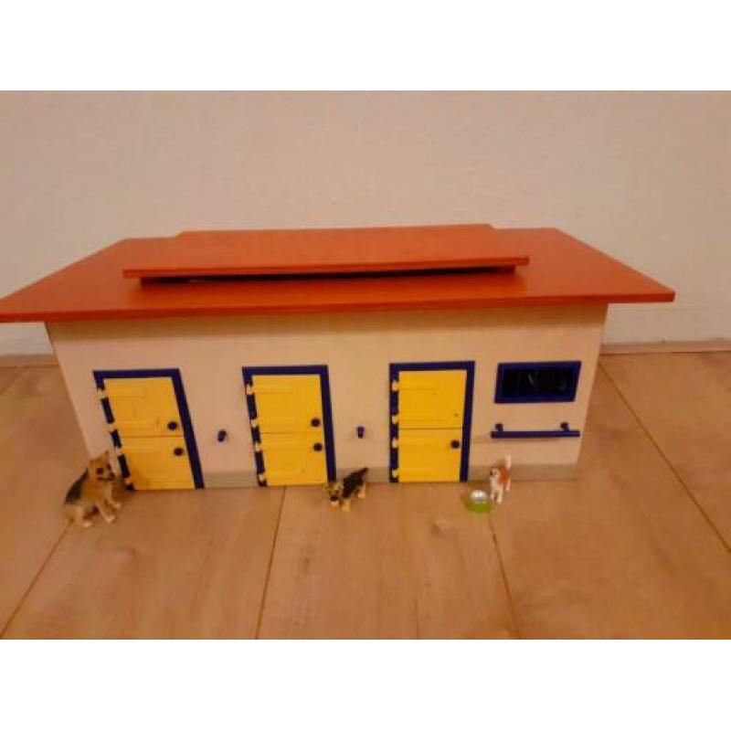 Schleich paardenstal met boxen