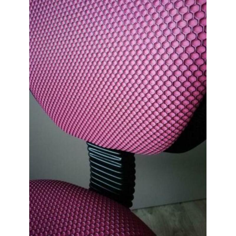 Leuke roze bureaustoel