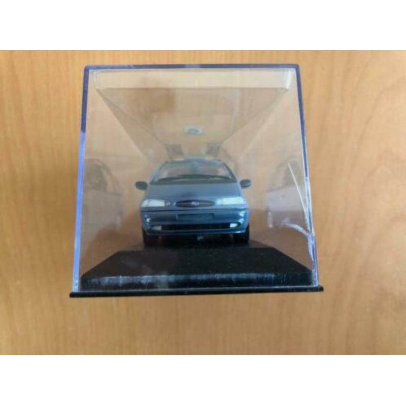Minichamps: Ford Galaxy 1995-2000