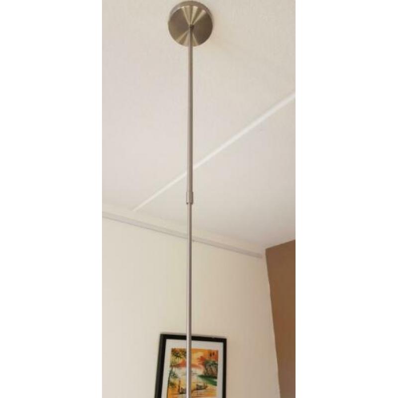 Te koop hanglamp met vier melkwitte bollen