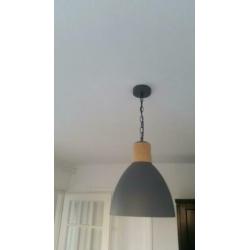 Grijze indusstrieele hanglamp staal met eiken,