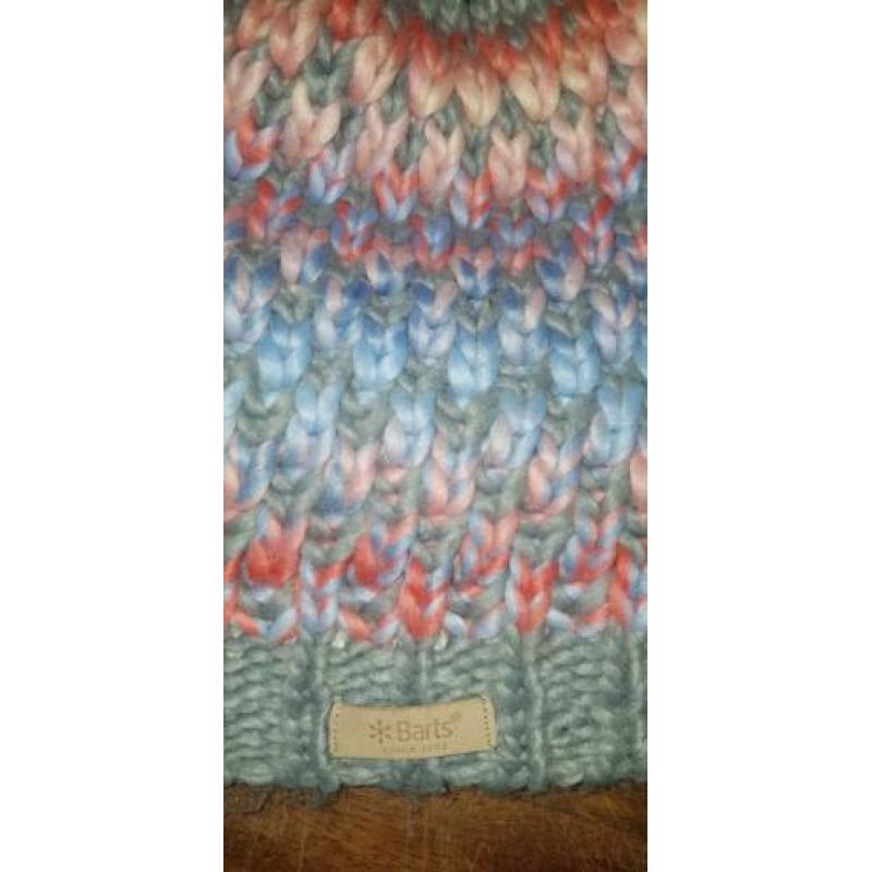 Nieuwe muts en shawl barts