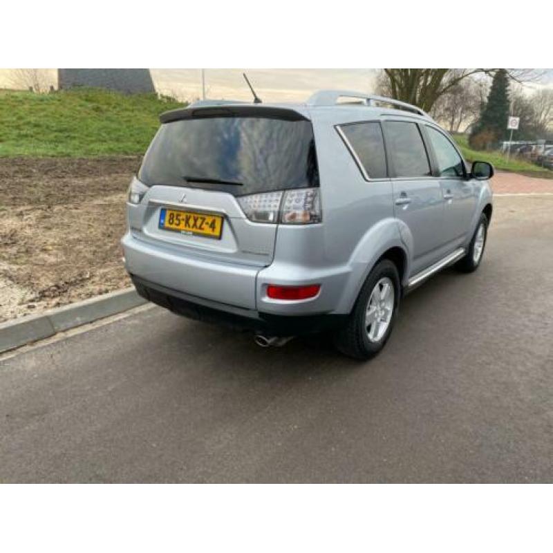 Mitsubishi Outlander 2.0 Intro Edition Trekhaak,Half leer,na