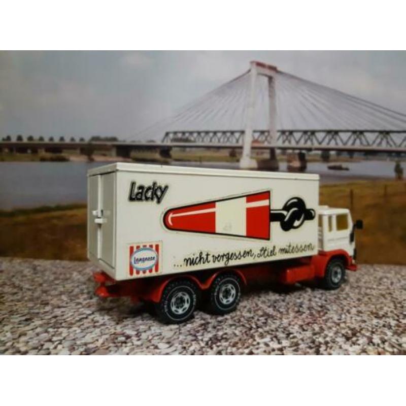 siku Volvo F& koel-diepvries wagen Lacky (B)