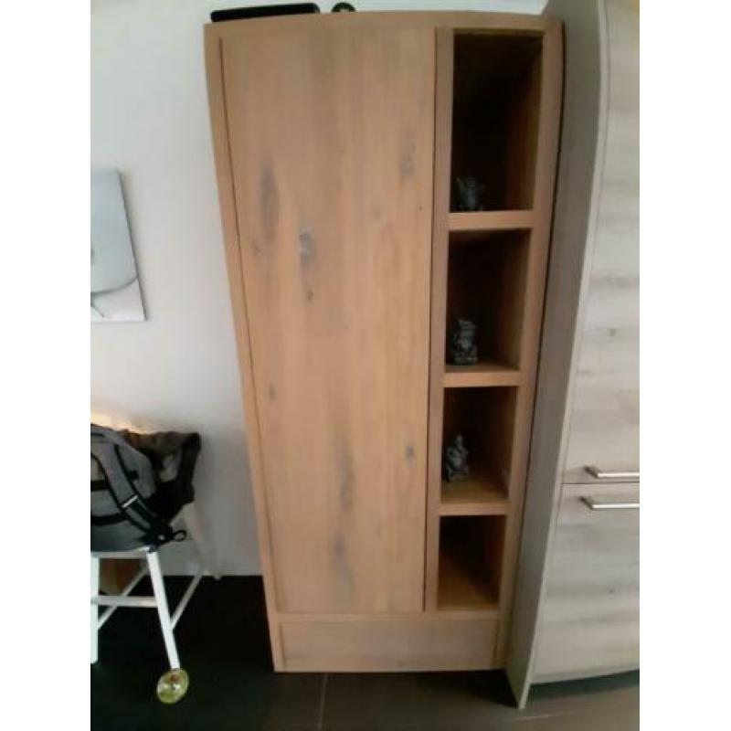 Eiken kast