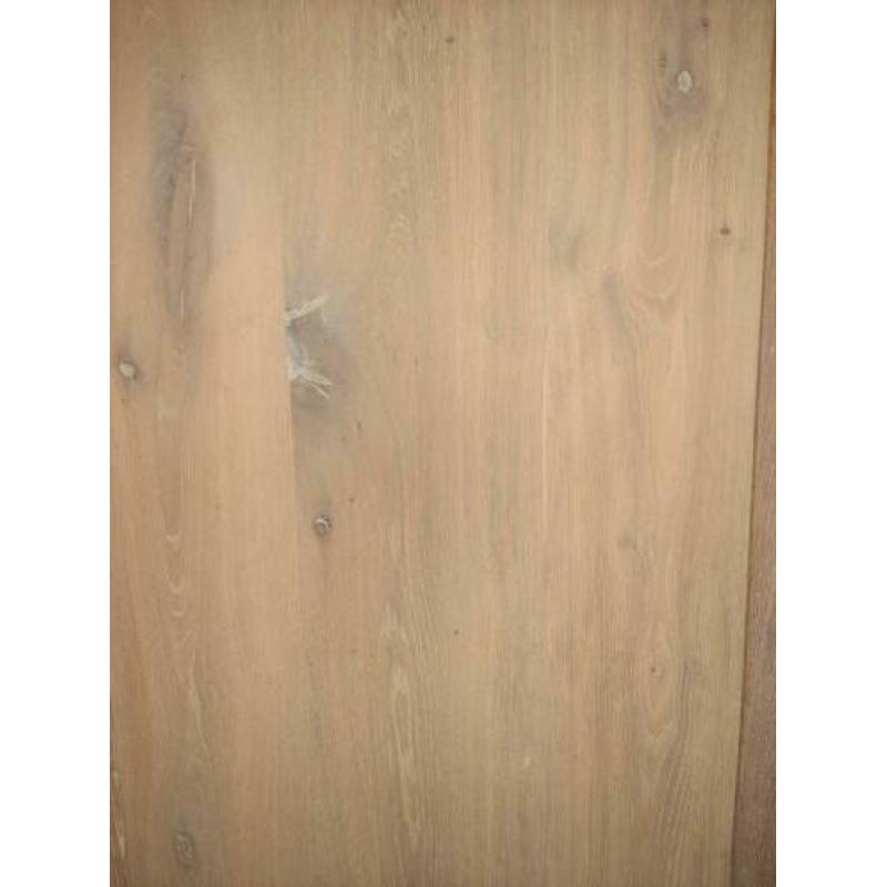 Eiken kast
