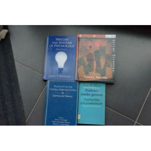 4 boeken over zorg / ergotherapie.