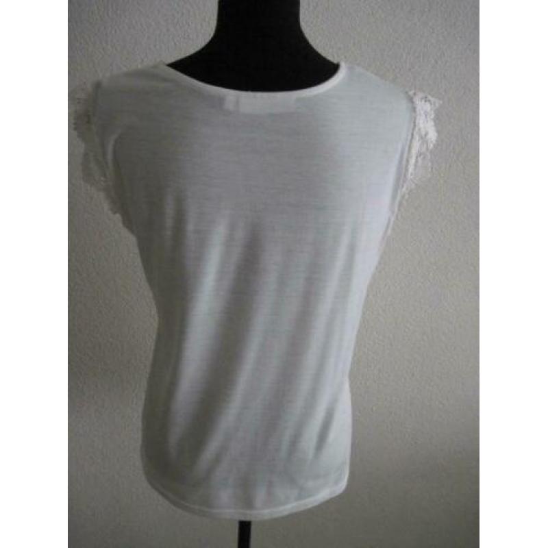 * NIEUW * JAZLYN T-SHIRT/TOP Mt L MET KANTEN KAPMOUWTJES